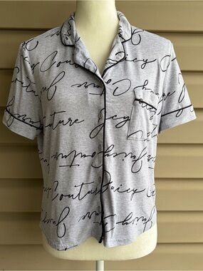 •Juicy Couture• Sleepwear Gray Script Pajama/Lounge Shirt - Size Medium